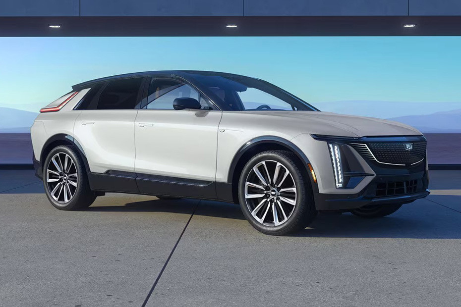 Cadillac LYRIQ Front Medium View in UAE