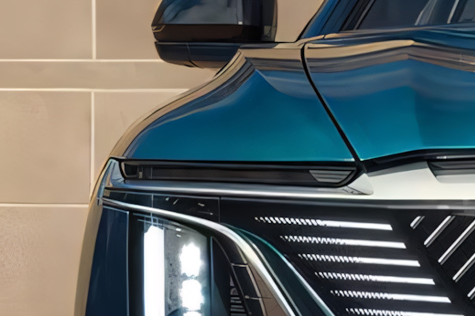 LYRIQ Headlight in UAE