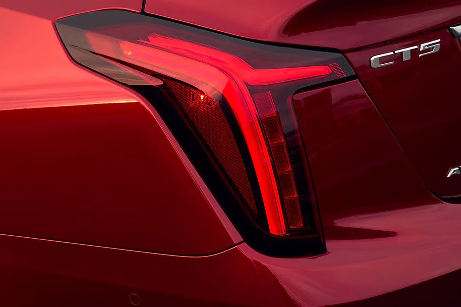 CT5 Tail light in UAE