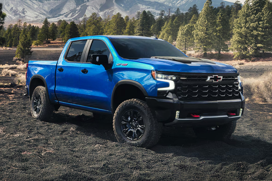 Chevrolet Silverado LD Front Medium View