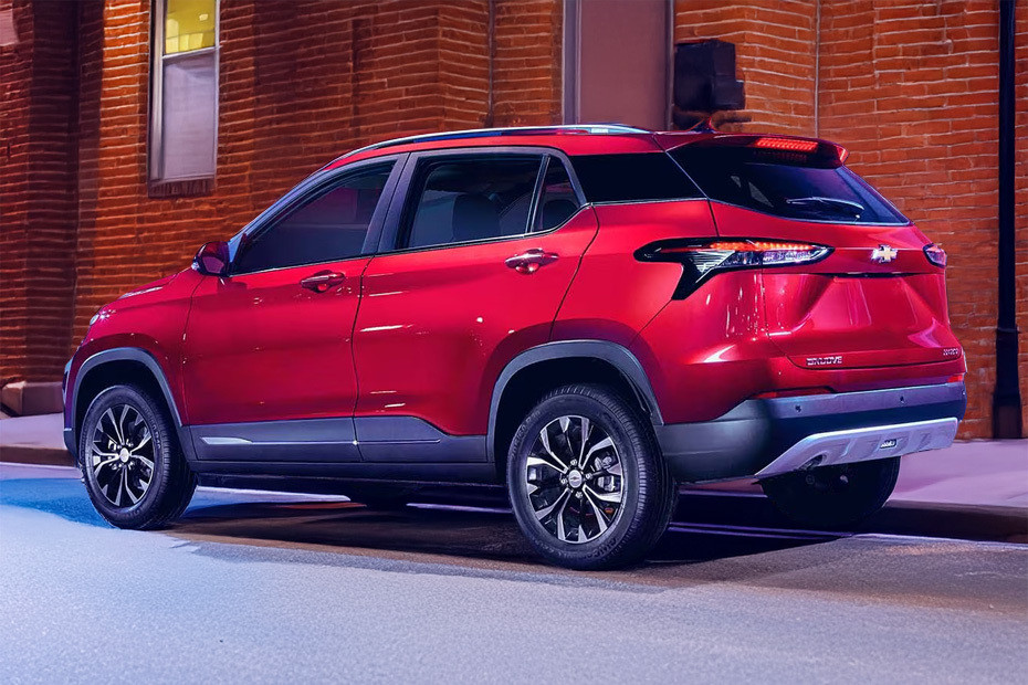 Rear Cross Side View of Chevrolet Groove (2022-2024) in UAE