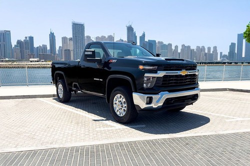 Chevrolet Silverado HD Front Medium View