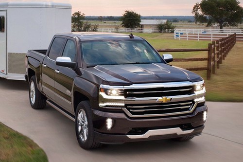 Chevrolet Silverado (2022-2024) Front Medium View