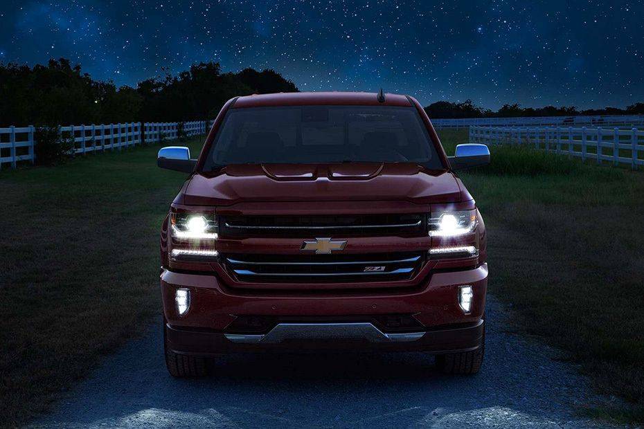 Chevrolet Silverado Images - View complete Interior-Exterior Pictures