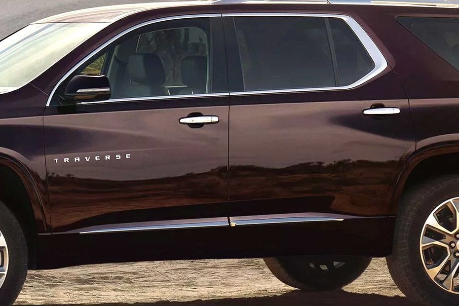 Traverse (2012-2021) Door handle in UAE