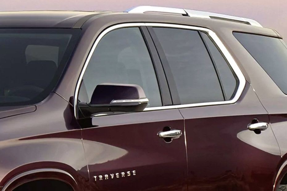 Chevrolet Traverse (2012-2021) Drivers Side Mirror Front Angle in UAE