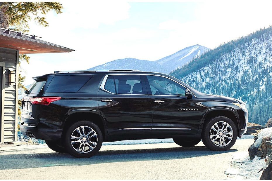 Traverse (2012-2021) Rear Medium Side View in UAE