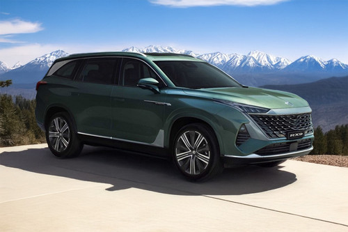 MG RX9 Front Cross Side View