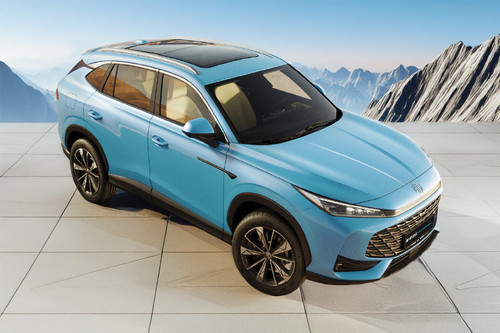 MG HS Front Cross Side View