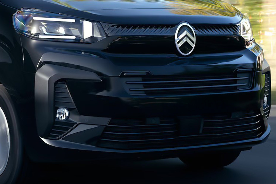 SpaceTourer Grille View in UAE