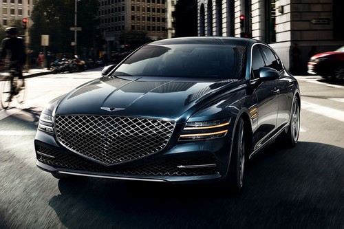 G80 (2022-2024) Medium Angle Front View