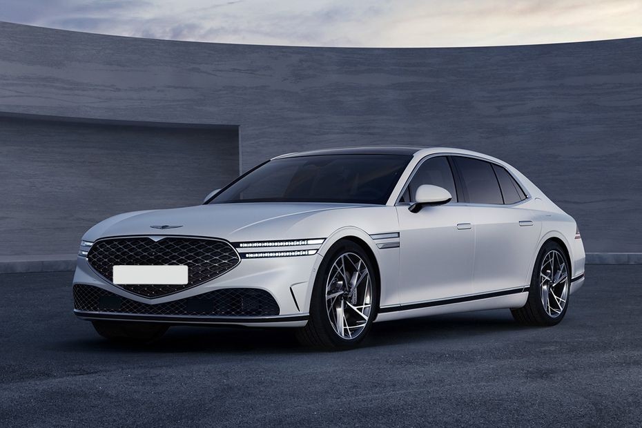 Genesis G90 Front Cross Side View in UAE