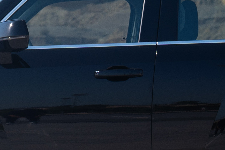 H7 Door handle in UAE