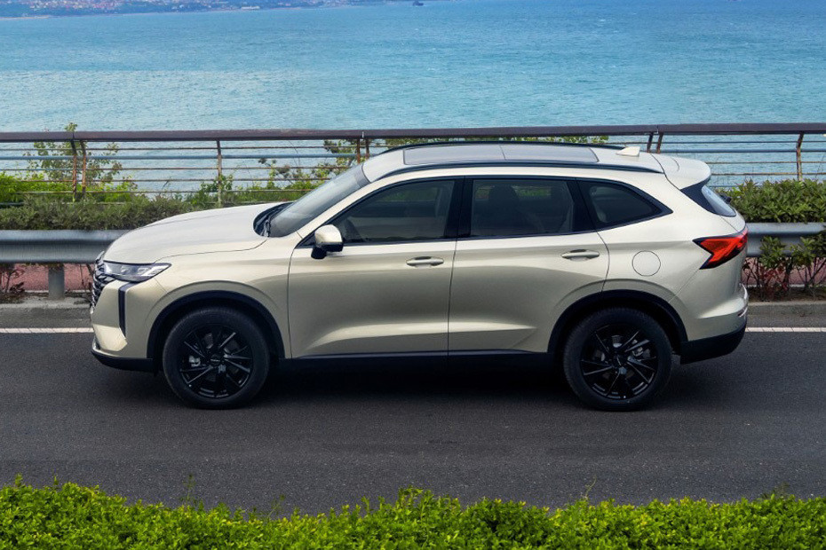 Rear Cross View of Haval H6 in UAE