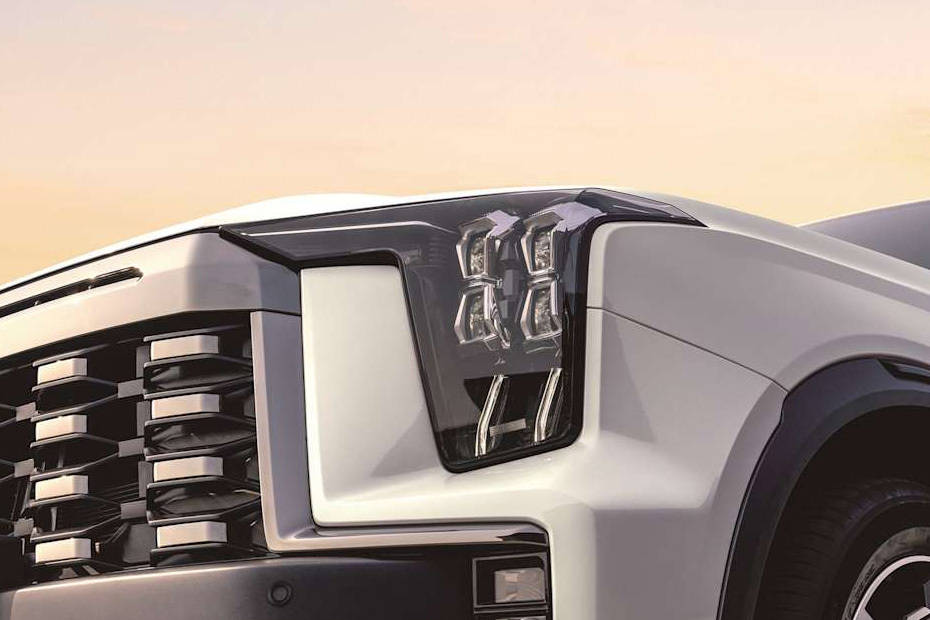 GS8 Traveller Headlight GS8 Traveller Headlight