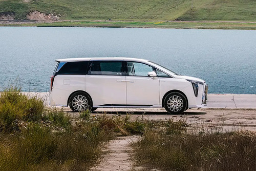 E9 Medium Angle Front View