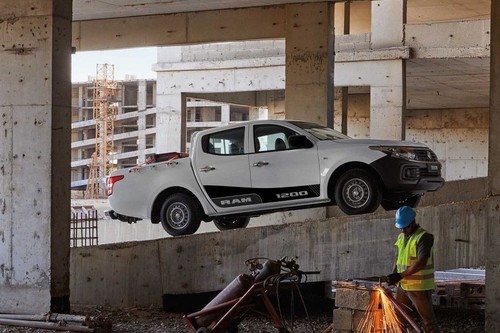 RAM 1200 Front Medium View