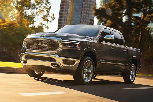 1500 (2022-2023) Front deep low Angle View