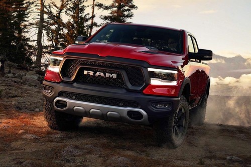 1500 (2022-2023) Tilted Front View