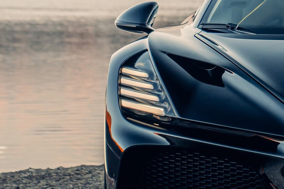 Mistral Headlight in UAE