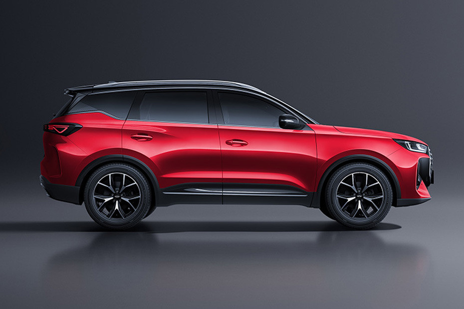  Tiggo 7 Medium Angle Front View in UAE