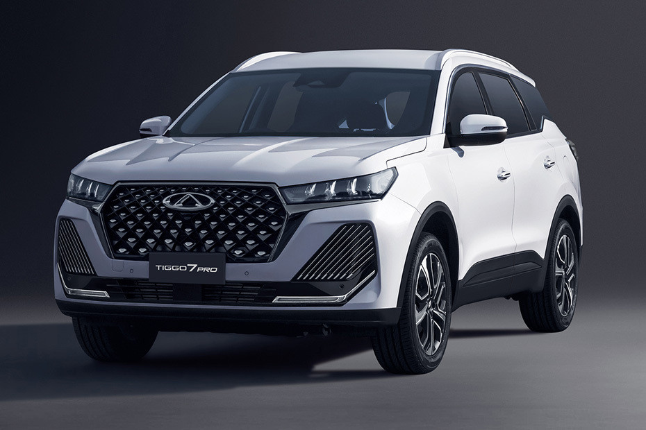 Tiggo 7 Champion Front angle low view