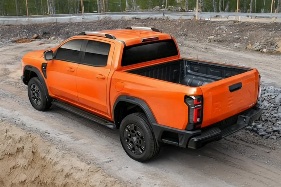 Rear Cross Side View of Chery Rely R08  in UAE