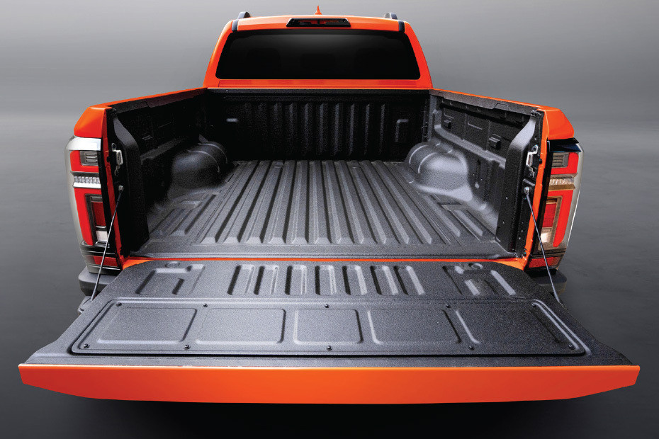 Trunk Open Closer View of Rely R08 