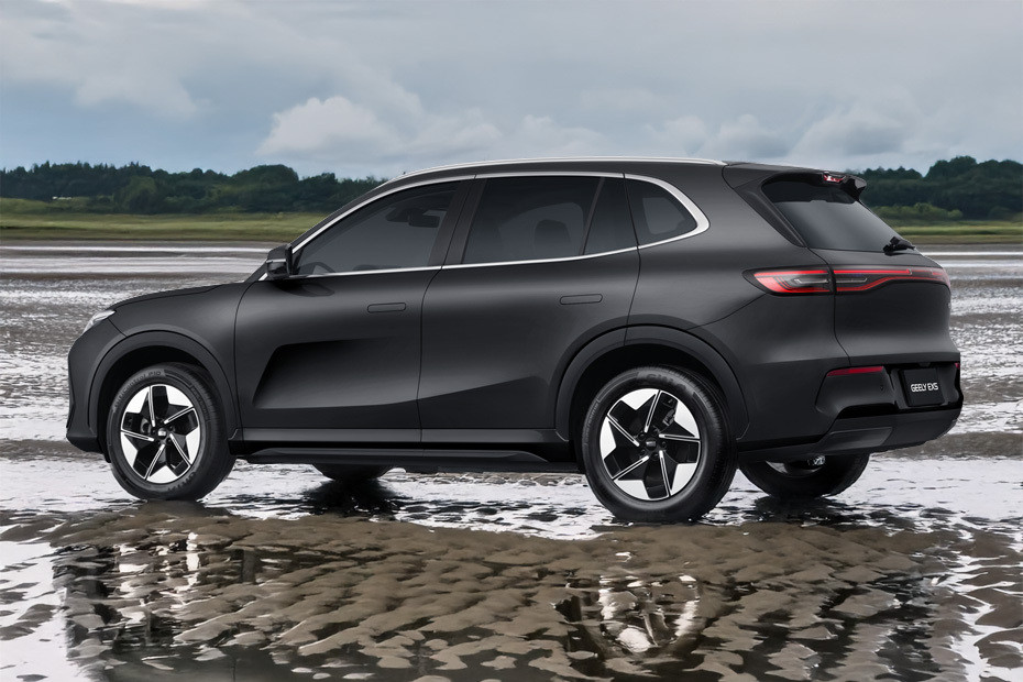 Rear Cross View of Geely  EX5