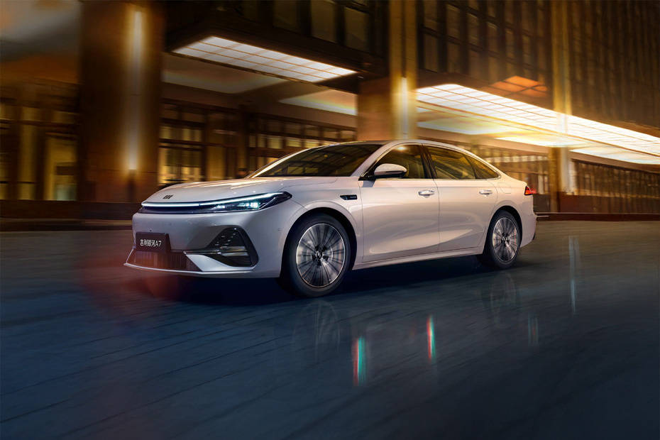 Geely Galaxy A7 EM-i PHEV UAE