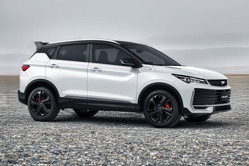 Geely Coolray Front Cross Side View