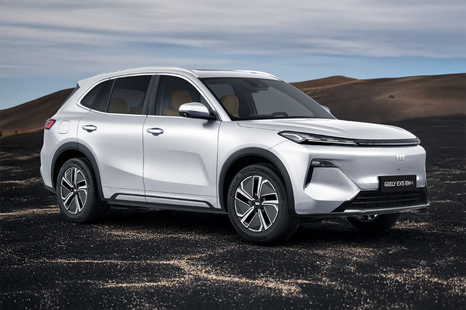 Geely EX5 EM-i Front Cross Side View in UAE