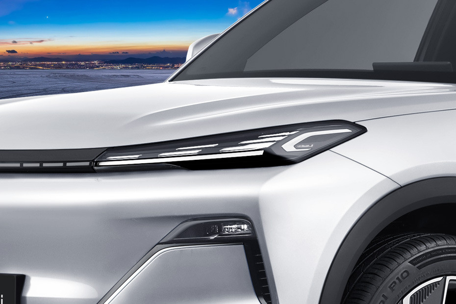 EX5 EM-i Headlight in UAE