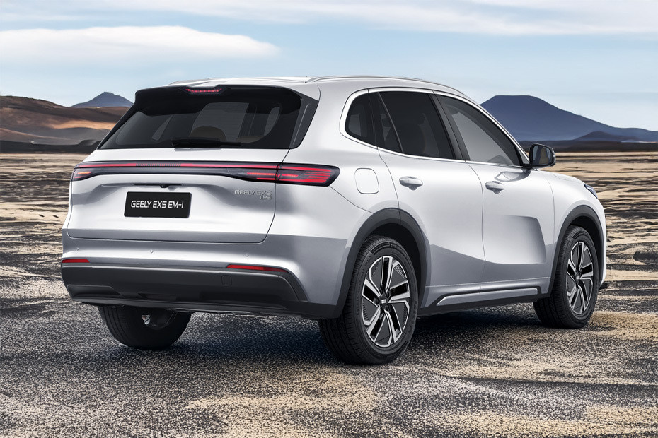 EX5 EM-i Rear angle view in UAE