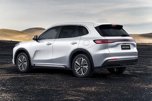 Rear Cross Side View of Geely EX5 EM-i