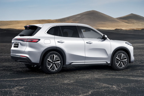 EX5 EM-i Rear Medium Side View