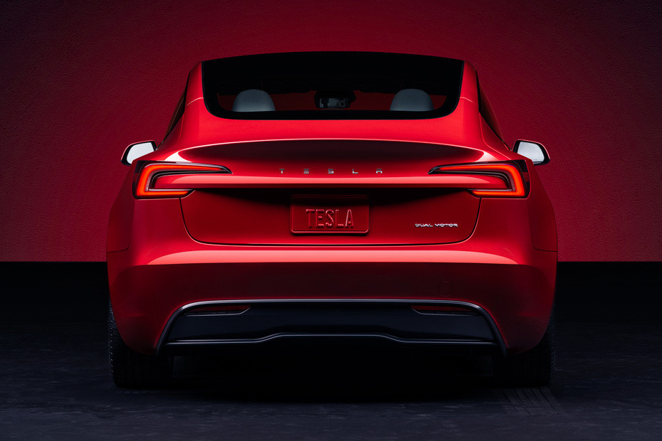 Full Rear View of Tesla Model 3	 Full Rear View of Tesla Model 3