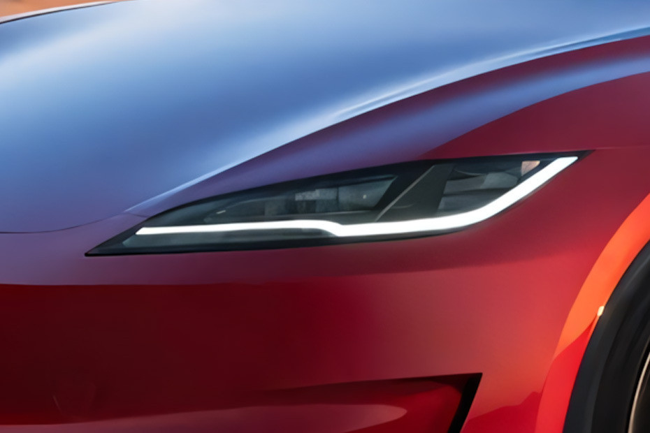 Model 3	 Headlight in UAE