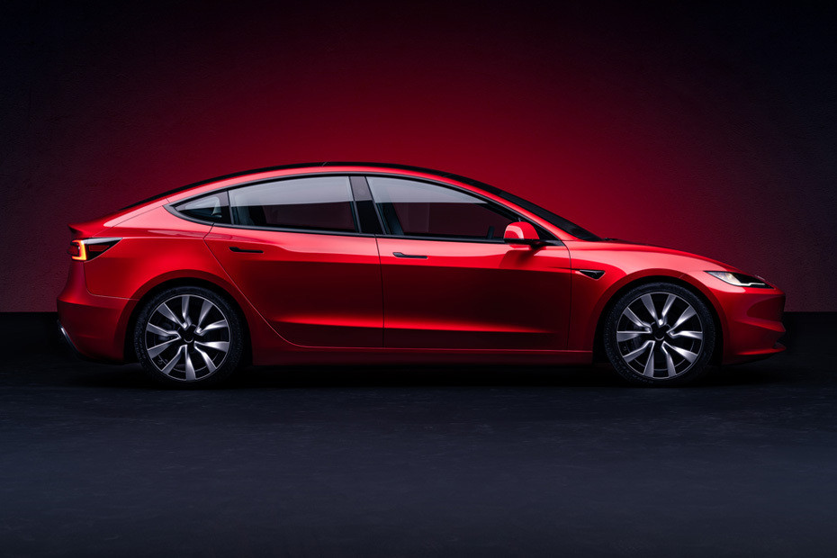 Model 3	 Medium Angle Front View Model 3	 Medium Angle Front View