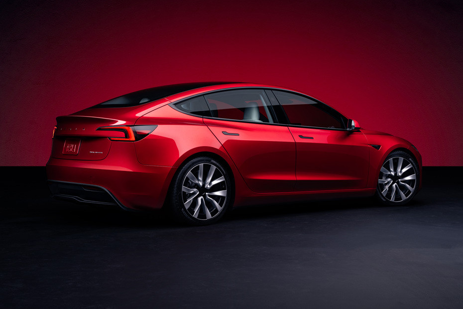 Model 3	 Rear angle view Model 3	 Rear angle view