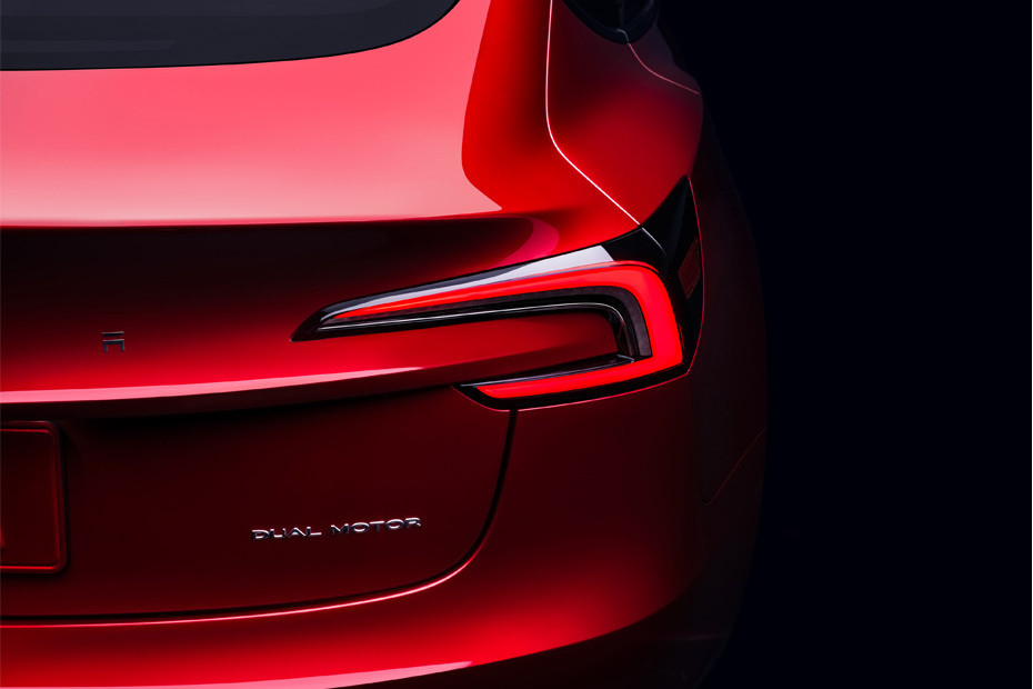 Model 3	 Tail light Model 3	 Tail light
