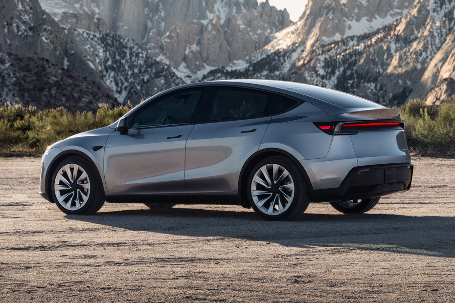 Rear Cross View of Tesla Model Y Rear Cross View of Tesla Model Y