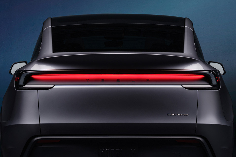 Model Y Tail light in UAE