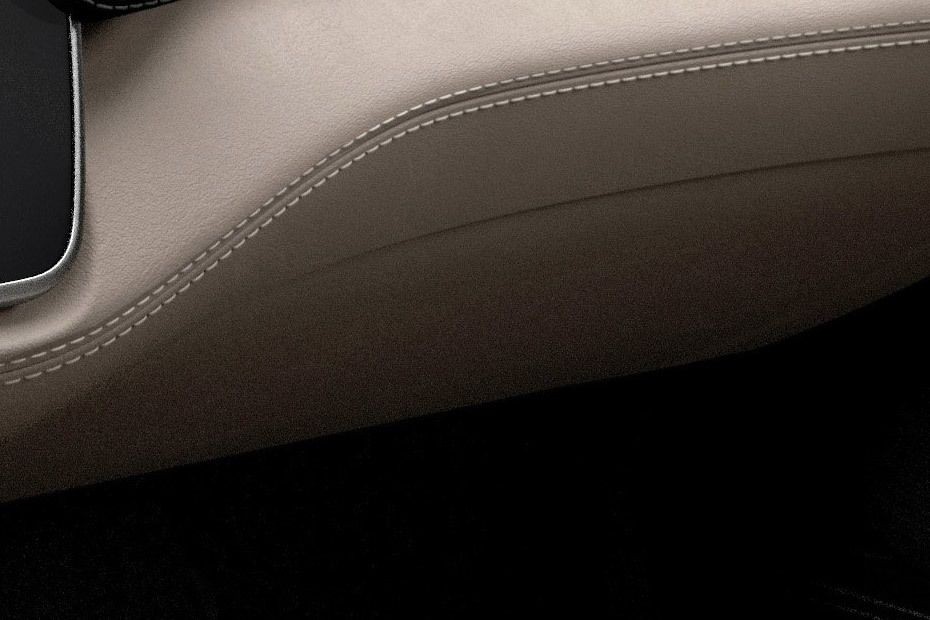 Ferrari GTC4Lusso Glove Box in UAE