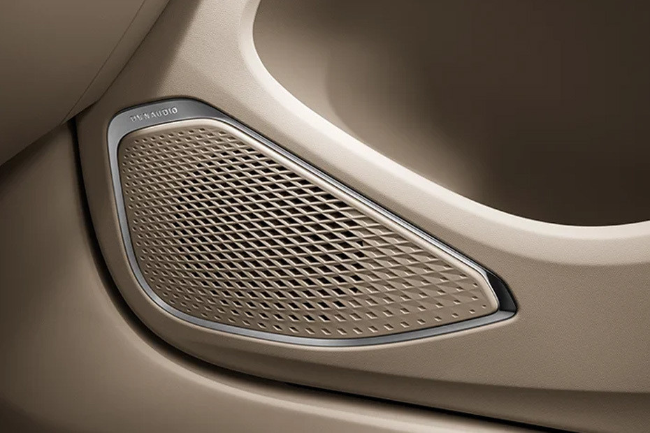 Speakers View of Hongqi HS3 in UAE