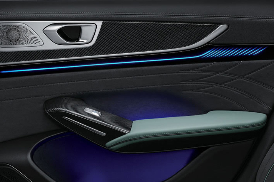 Hongqi H9 Inside Of Drivers Side Open Door Hongqi H9 Inside Of Drivers Side Open Door