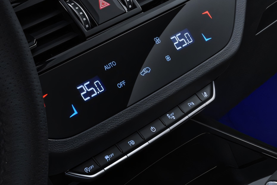 Front AC Controls of Hongqi HS5 Front AC Controls of Hongqi HS5