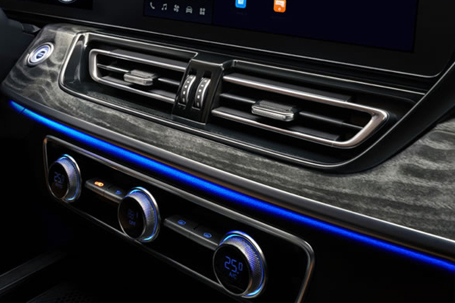 Front AC Controls of Hongqi HS5 Front AC Controls of Hongqi HS5