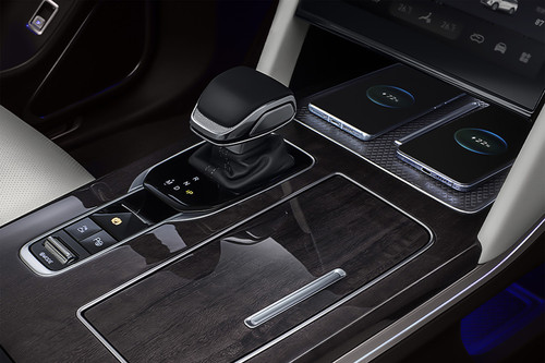Hongqi HS7 Gear Shifter
