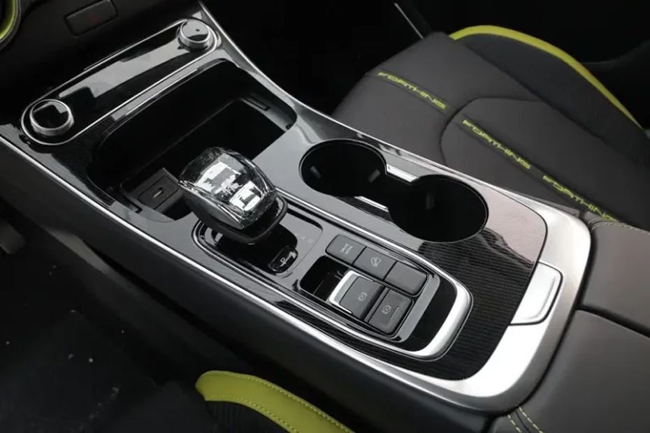 Forthing T5 HEV Gear Shifter in UAE
